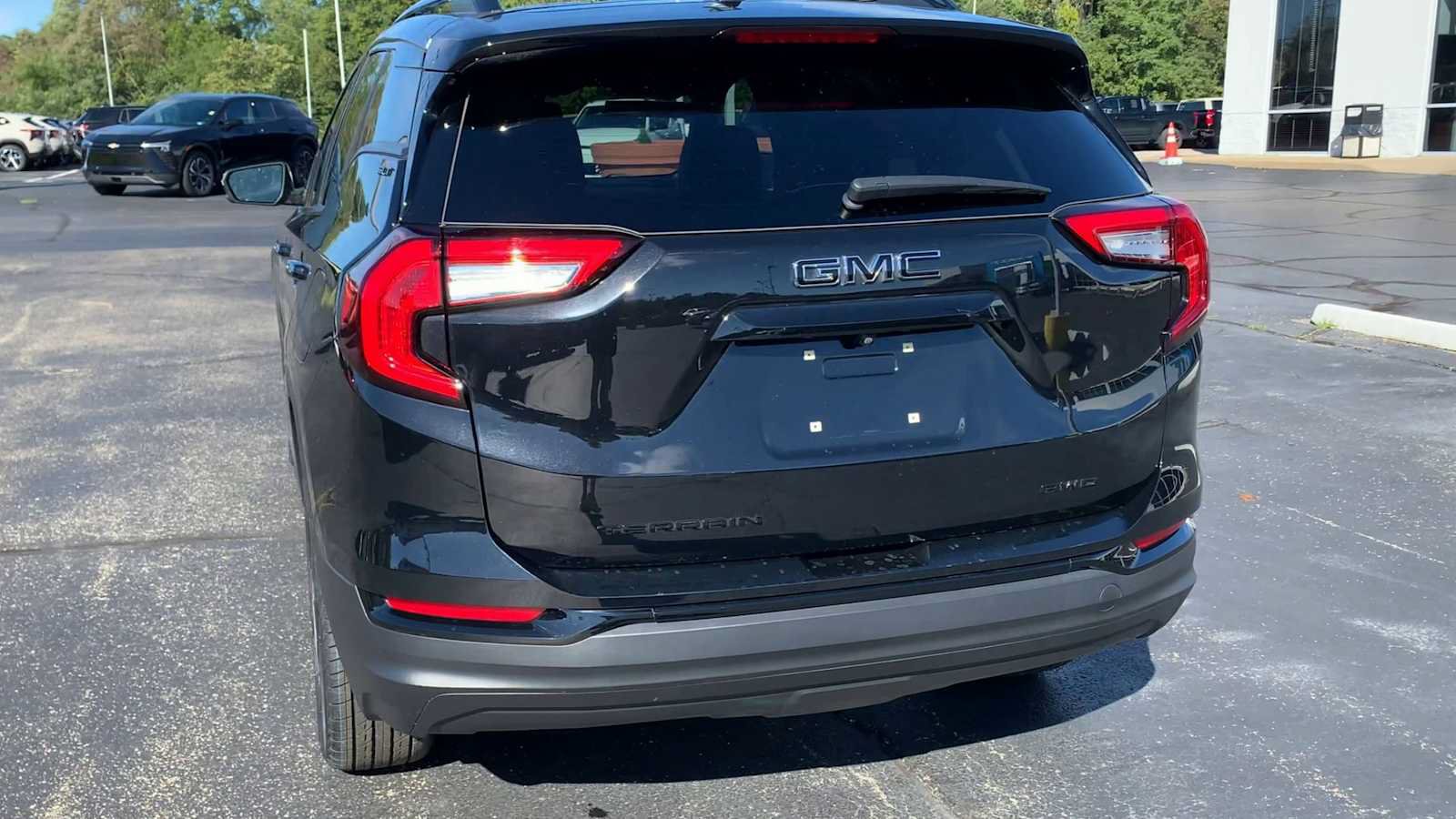 Certified 2023 GMC Terrain SLT w/ Elevation Edition AWD/4WD image 7