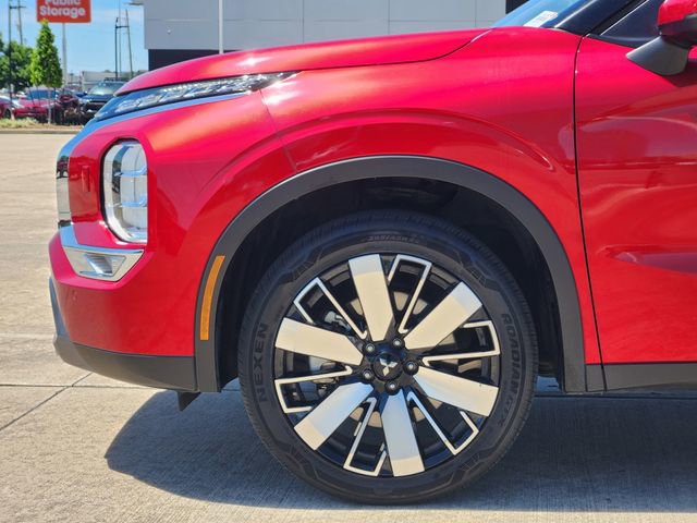 Used 2025 Mitsubishi Outlander SE image 8