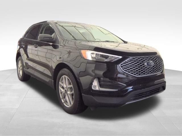 Used 2023 Ford Edge SEL w/ Convenience Package AWD/4WD image 4