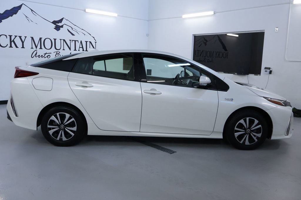 Used 2018 Toyota Prius Prime Premium image 8