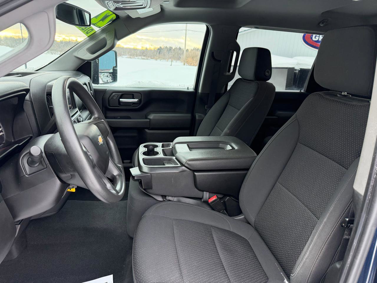 Used 2022 Chevrolet Silverado 2500 Custom w/ Custom Value Package image 8