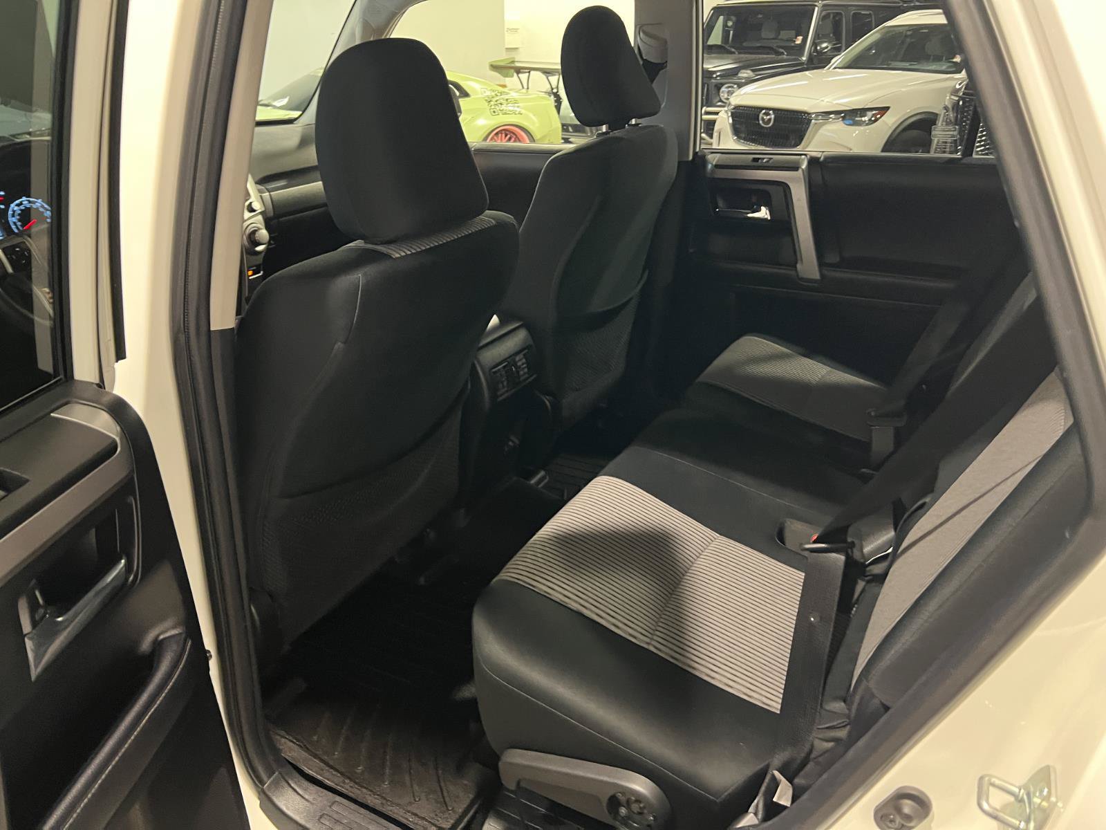 Used 2022 Toyota 4Runner SR5 AWD/4WD image 28