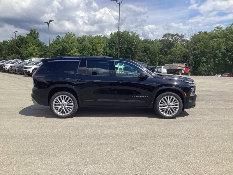 New 2026 Chevrolet Traverse LT w/ Driver Confidence Package image 8