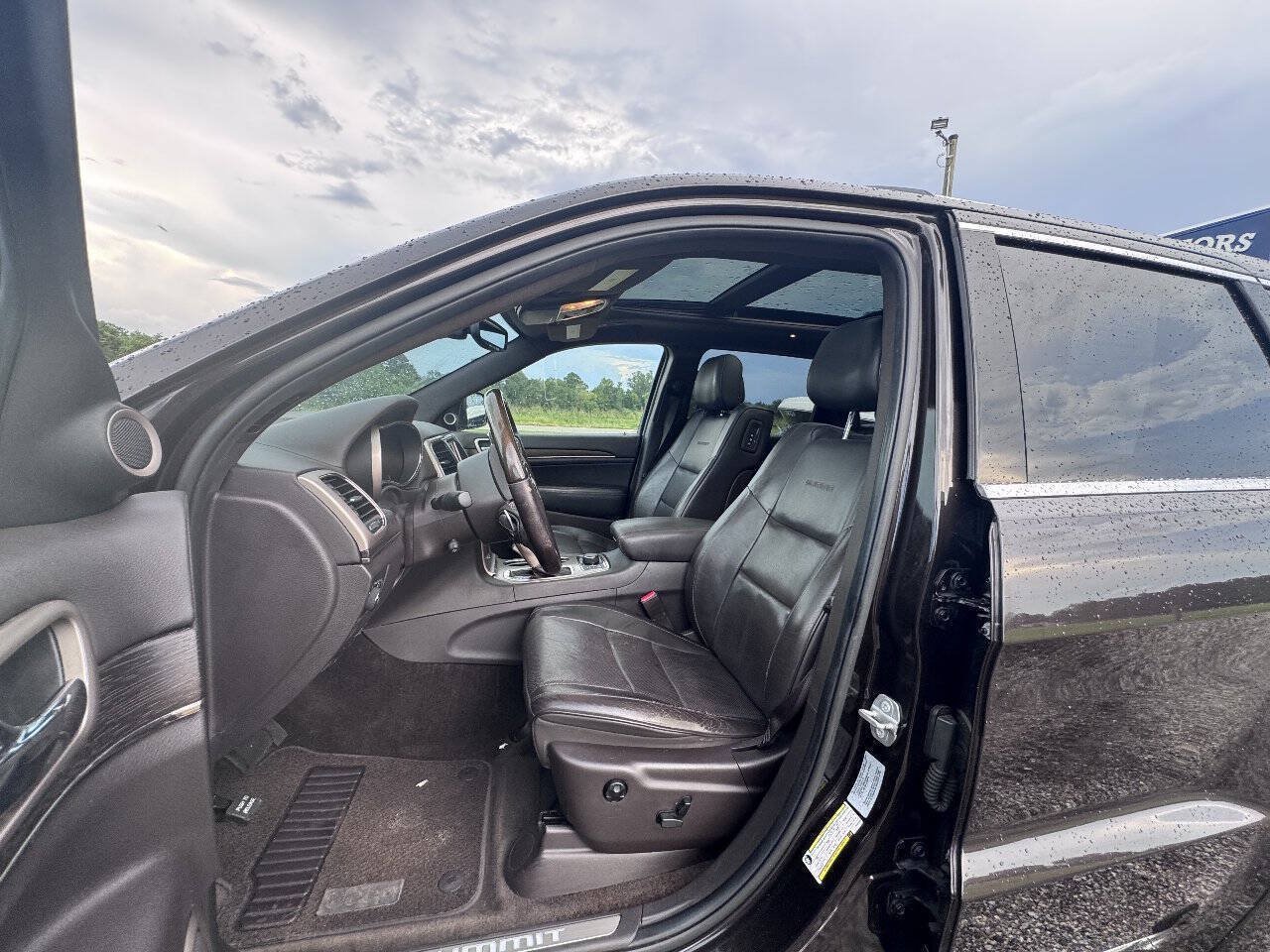 Used 2017 Jeep Grand Cherokee Summit AWD/4WD image 11