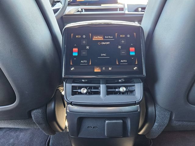 New 2027 Cadillac Vistiq Luxury AWD/4WD image 11