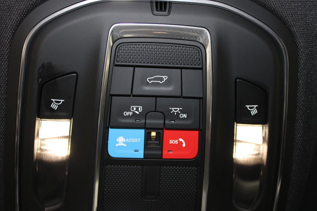 Used 2025 Jeep Wagoneer L Series II w/ 8-pass Seating Package image 58