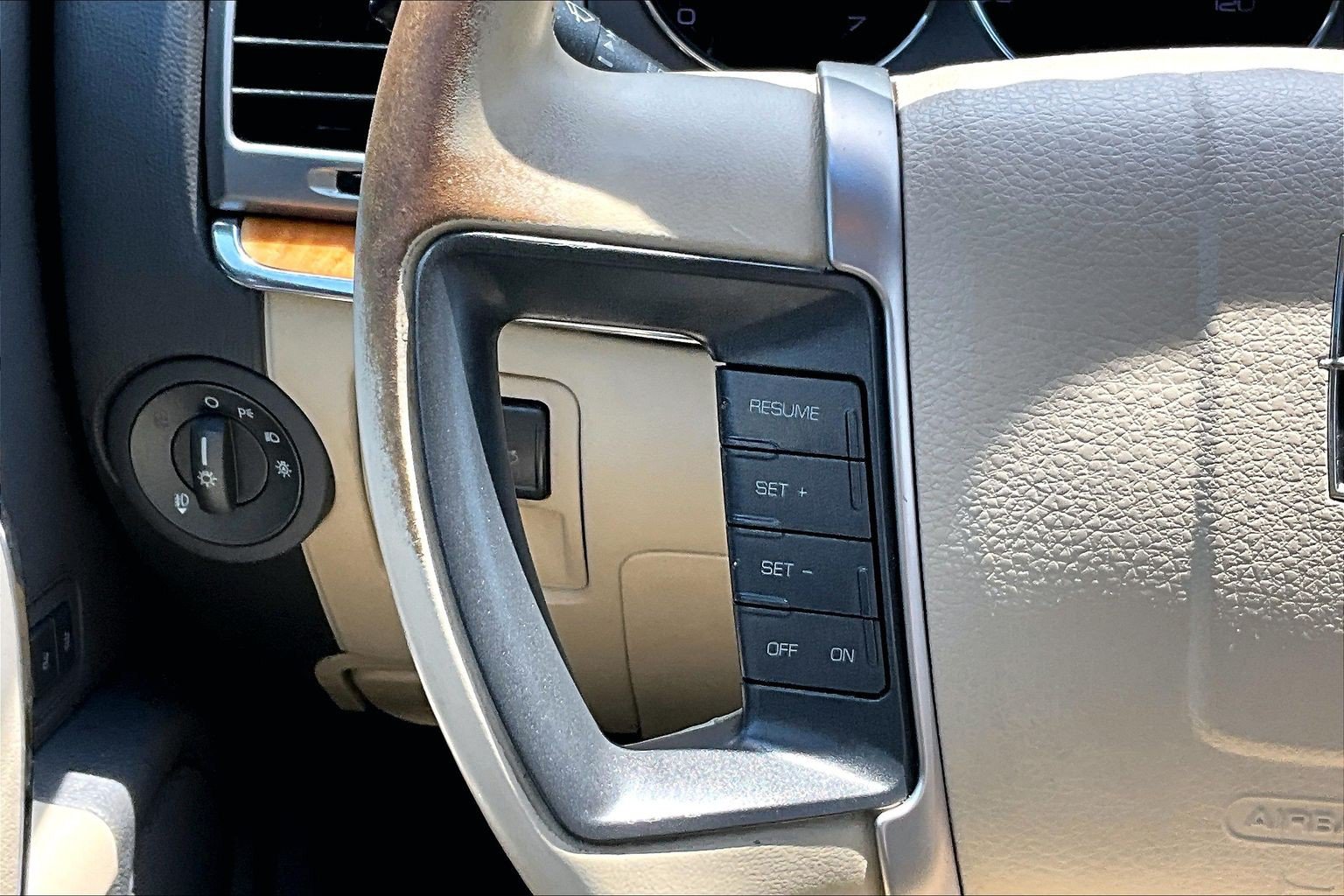 Used 2011 Lincoln MKZ FWD image 19