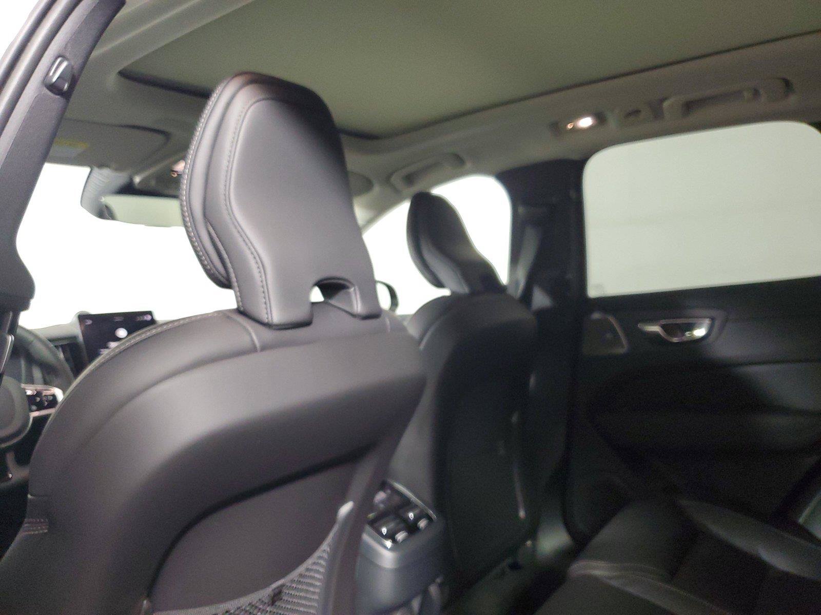 New 2027 Volvo XC60 B5 Ultra AWD/4WD image 14