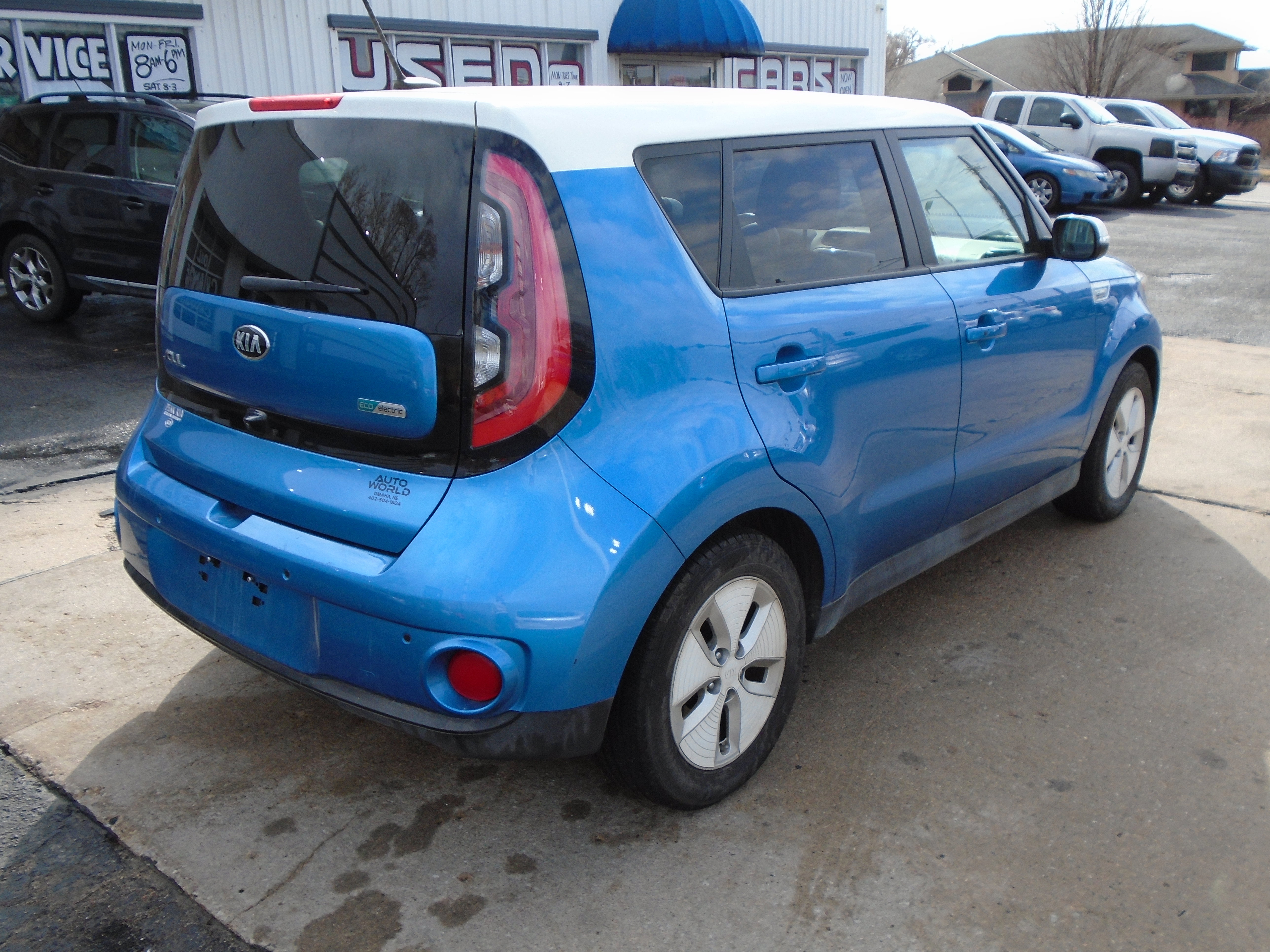 Used 2016 Kia Soul EV + image 2