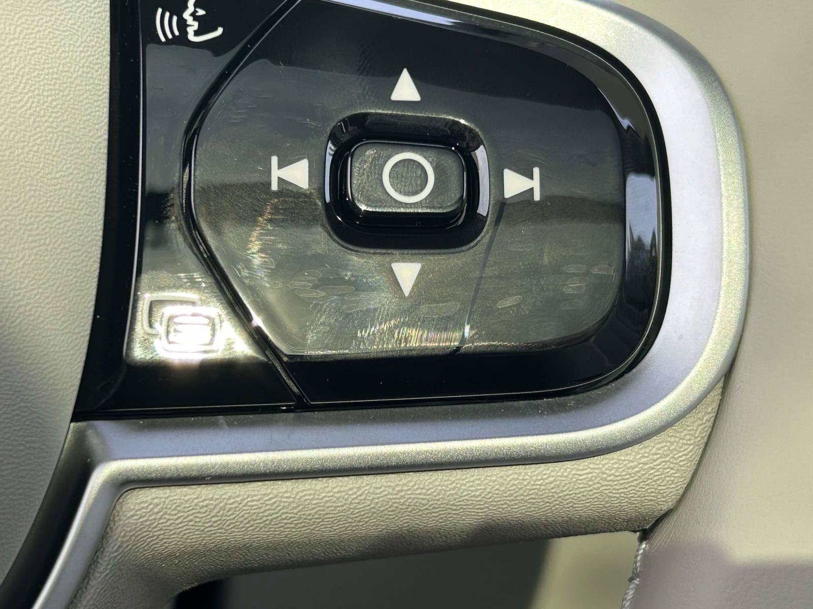 New 2026 Volvo XC90 B6 Ultra w/ Protection Package AWD/4WD image 24