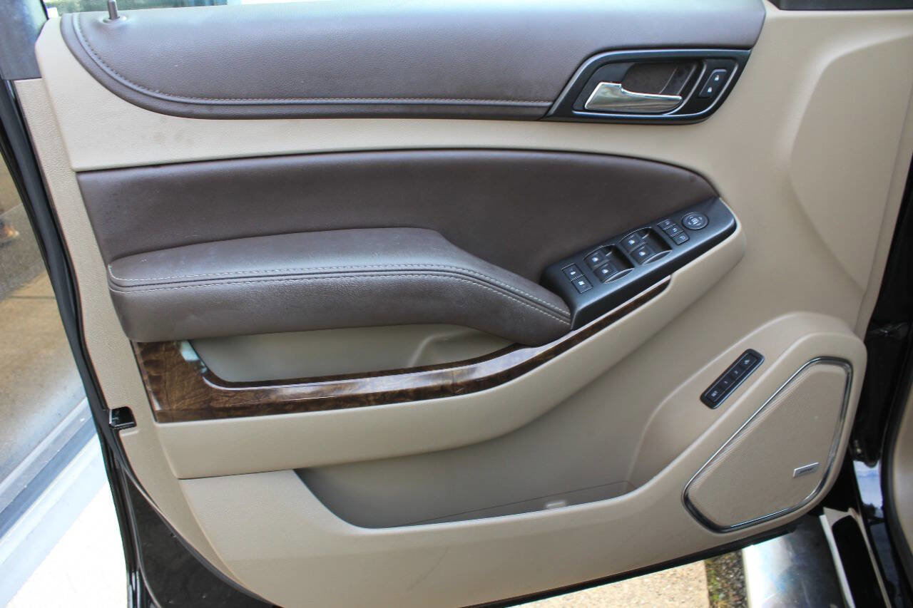 Used 2016 Chevrolet Tahoe LT w/ LT Signature Package image 12