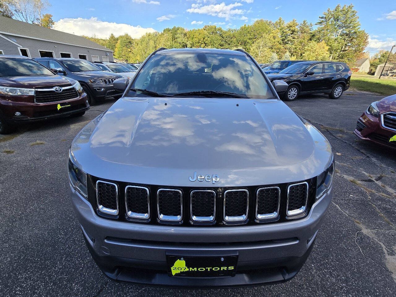Used 2018 Jeep Compass Latitude w/ Cold Weather Group AWD/4WD image 9