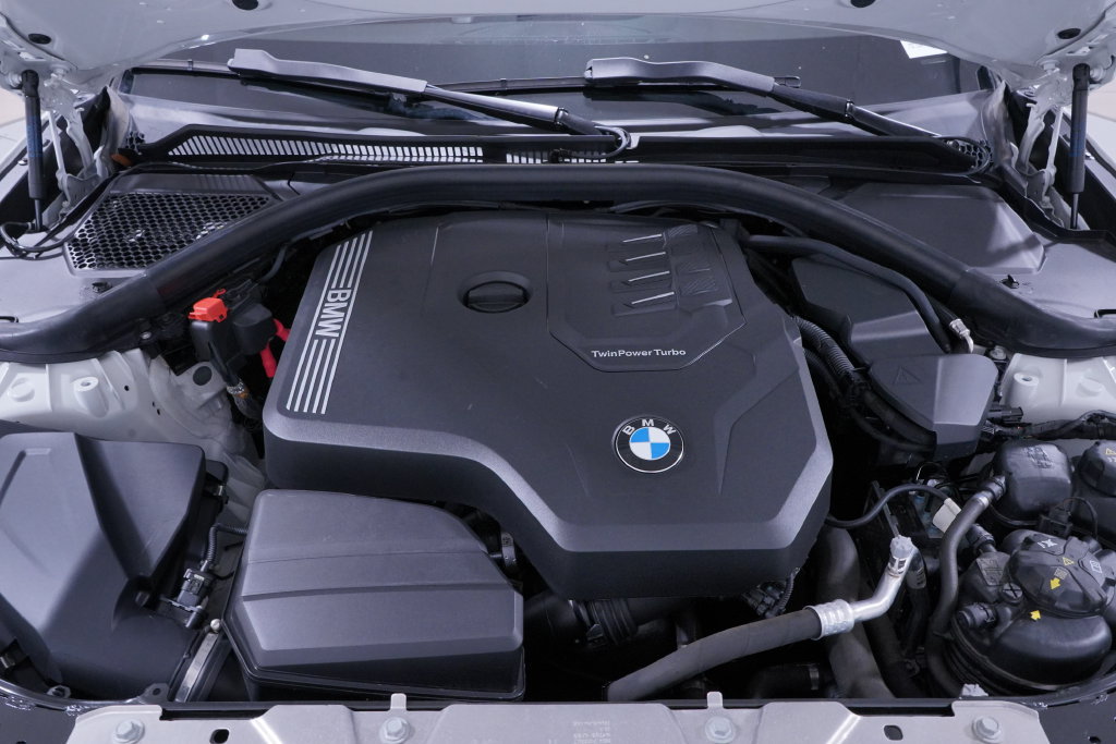 Used 2024 BMW 330i Sedan w/ M Sport Package RWD image 26
