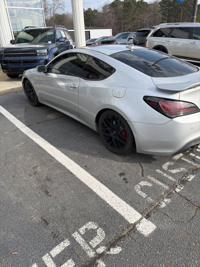 Used 2016 Hyundai Genesis Coupe 3.8 image 3