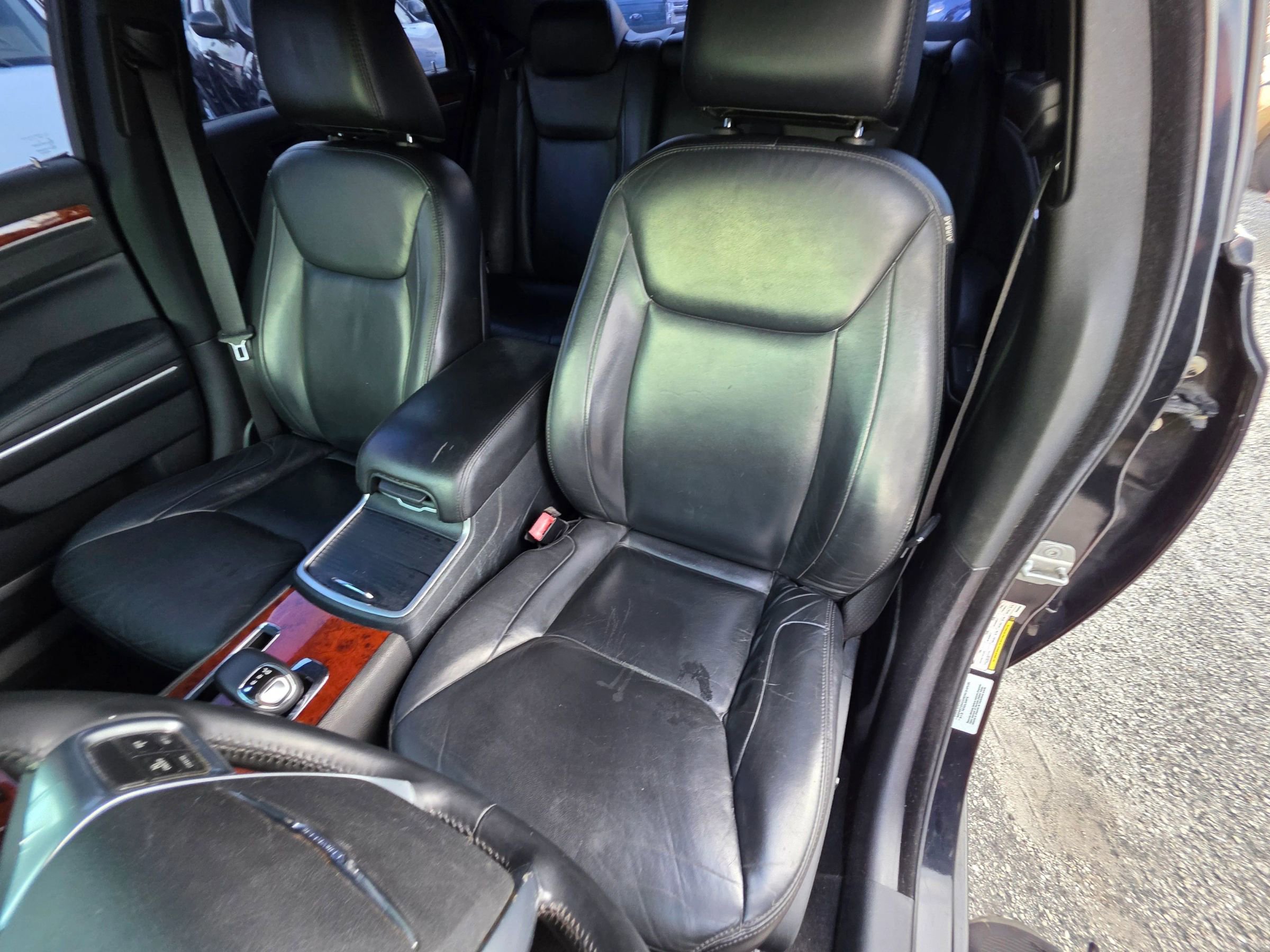 Used 2013 Chrysler 300 image 11