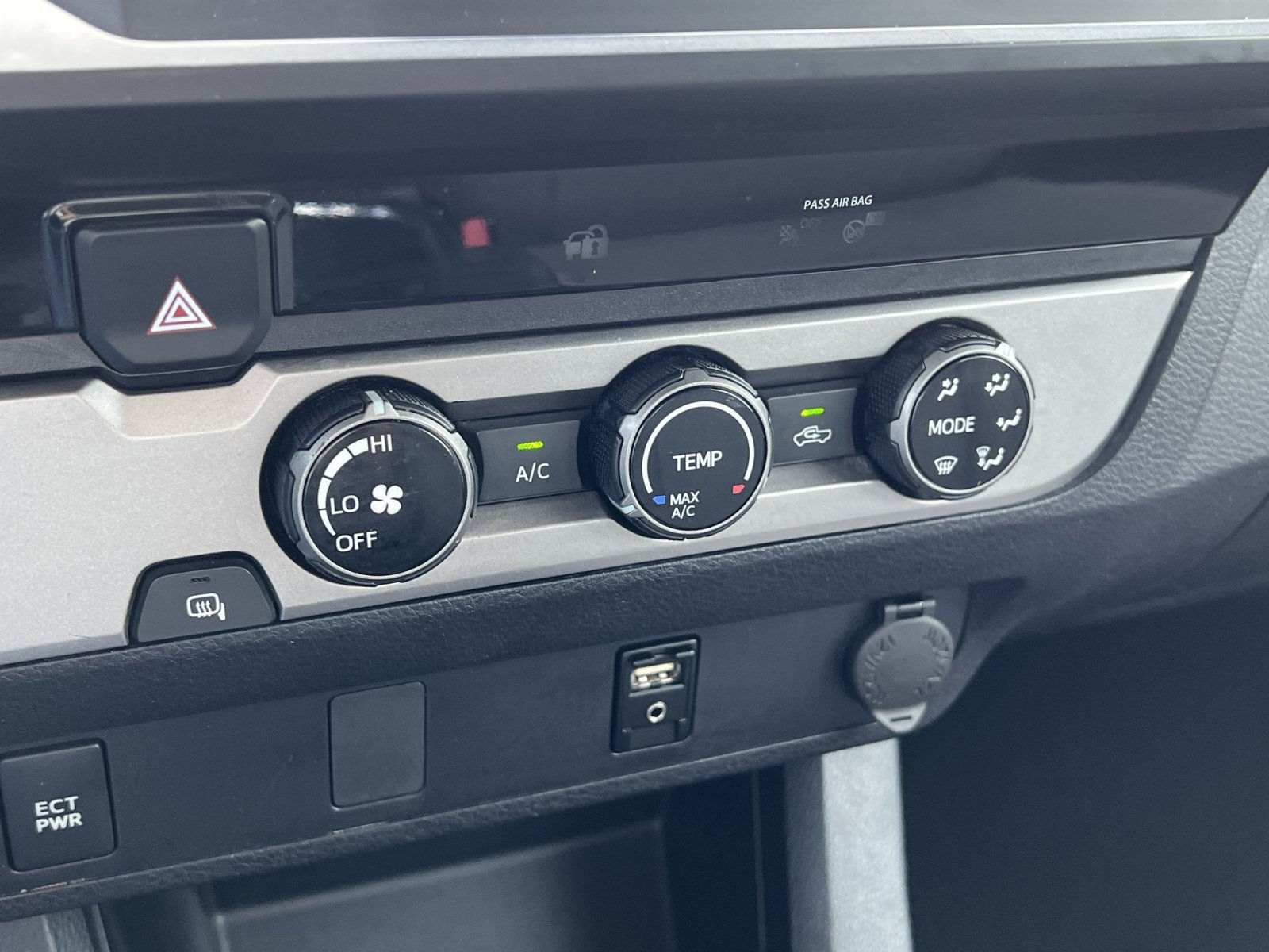 Used 2018 Toyota Tacoma SR w/ SR Convenience Package RWD image 22
