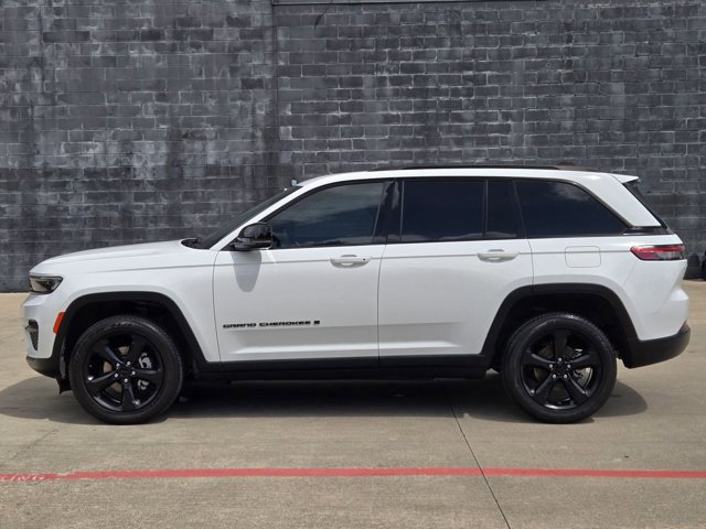 Used 2022 Jeep Grand Cherokee Altitude image 8