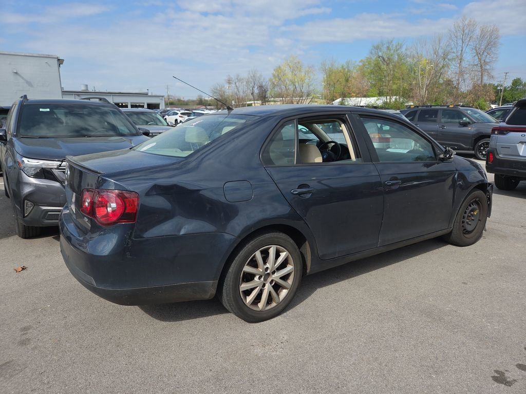 Used 2010 Volkswagen Jetta Limited Edition FWD image 5