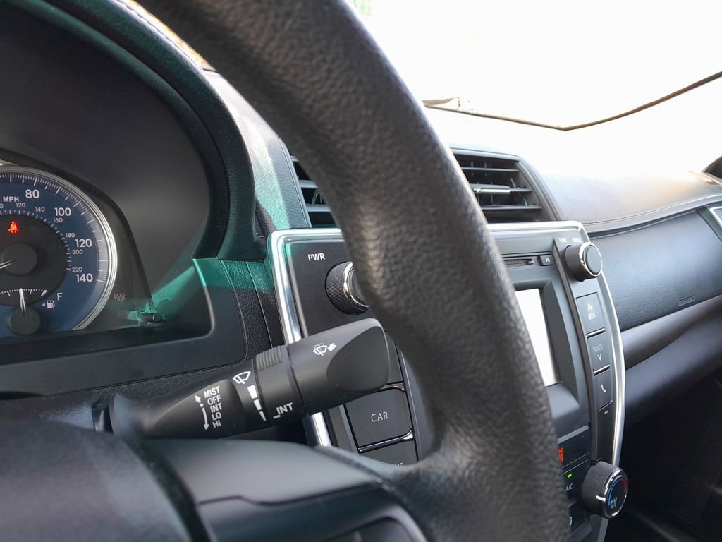 Used 2016 Toyota Camry LE image 22