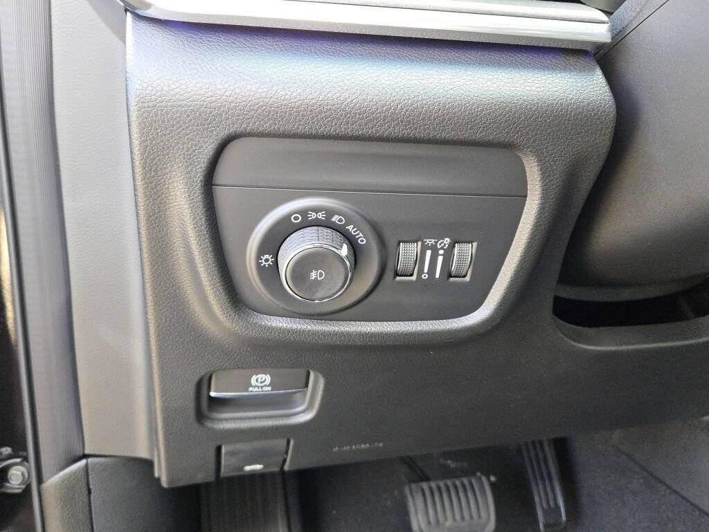 New 2025 Jeep Grand Cherokee L Overland w/ Luxury Tech Group IV image 29