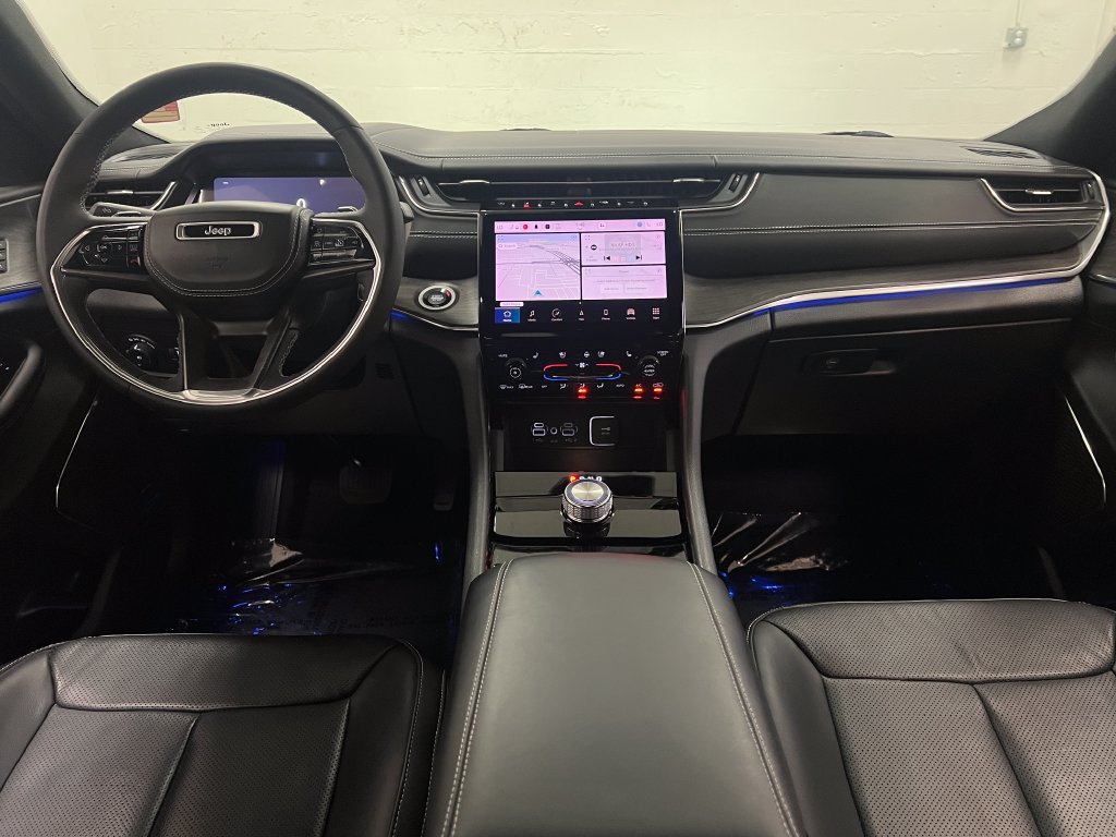 Used 2023 Jeep Grand Cherokee L Overland RWD image 13