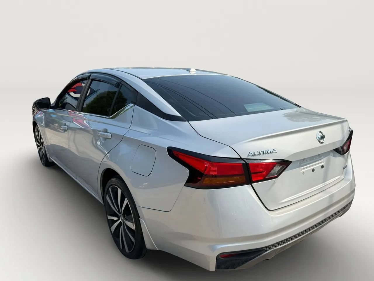 Used 2019 Nissan Altima 2.5 SR w/ SR Premium Package AWD/4WD image 5