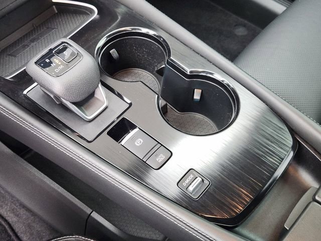 Certified 2022 Nissan Rogue Platinum w/ Head-Up Display Package image 18