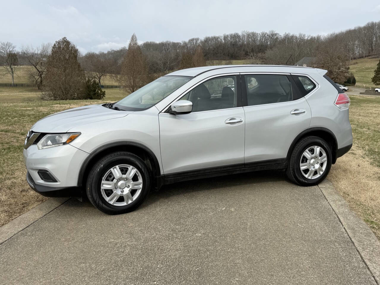 Used 2015 Nissan Rogue S image 10