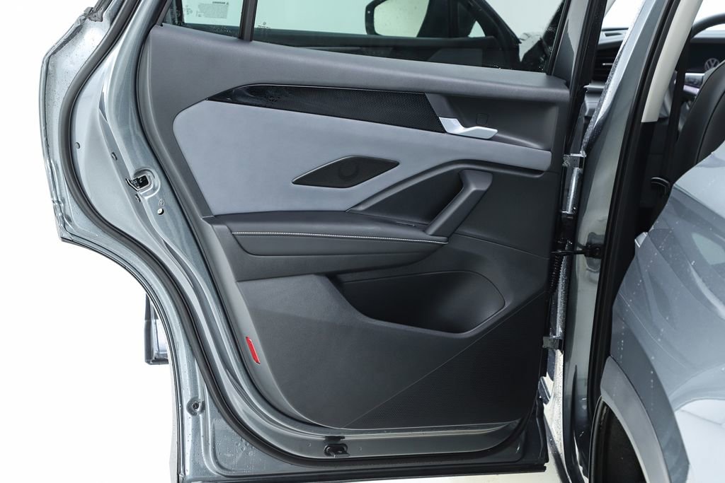 New 2026 Volkswagen Tiguan SE image 17
