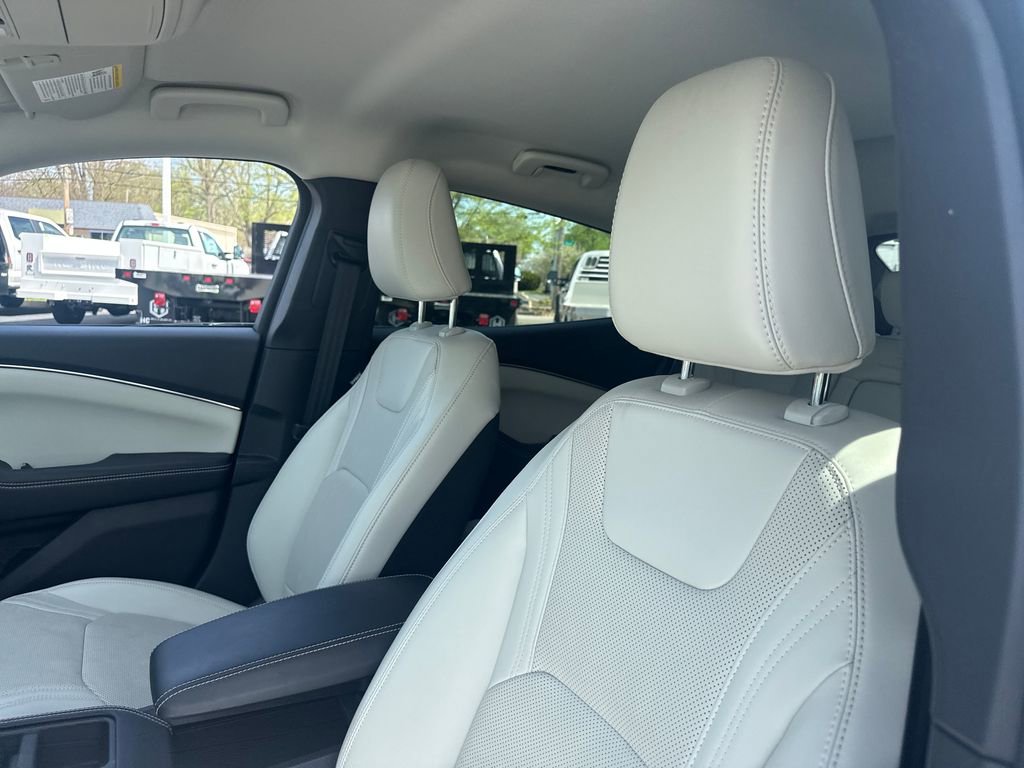 Used 2025 Ford Mustang Mach-E Premium image 24