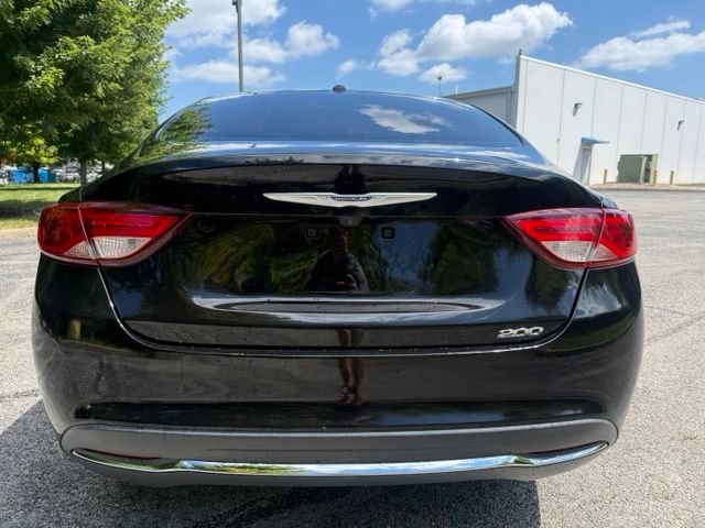 Used 2015 Chrysler 200 Limited w/ Convenience Group FWD image 4