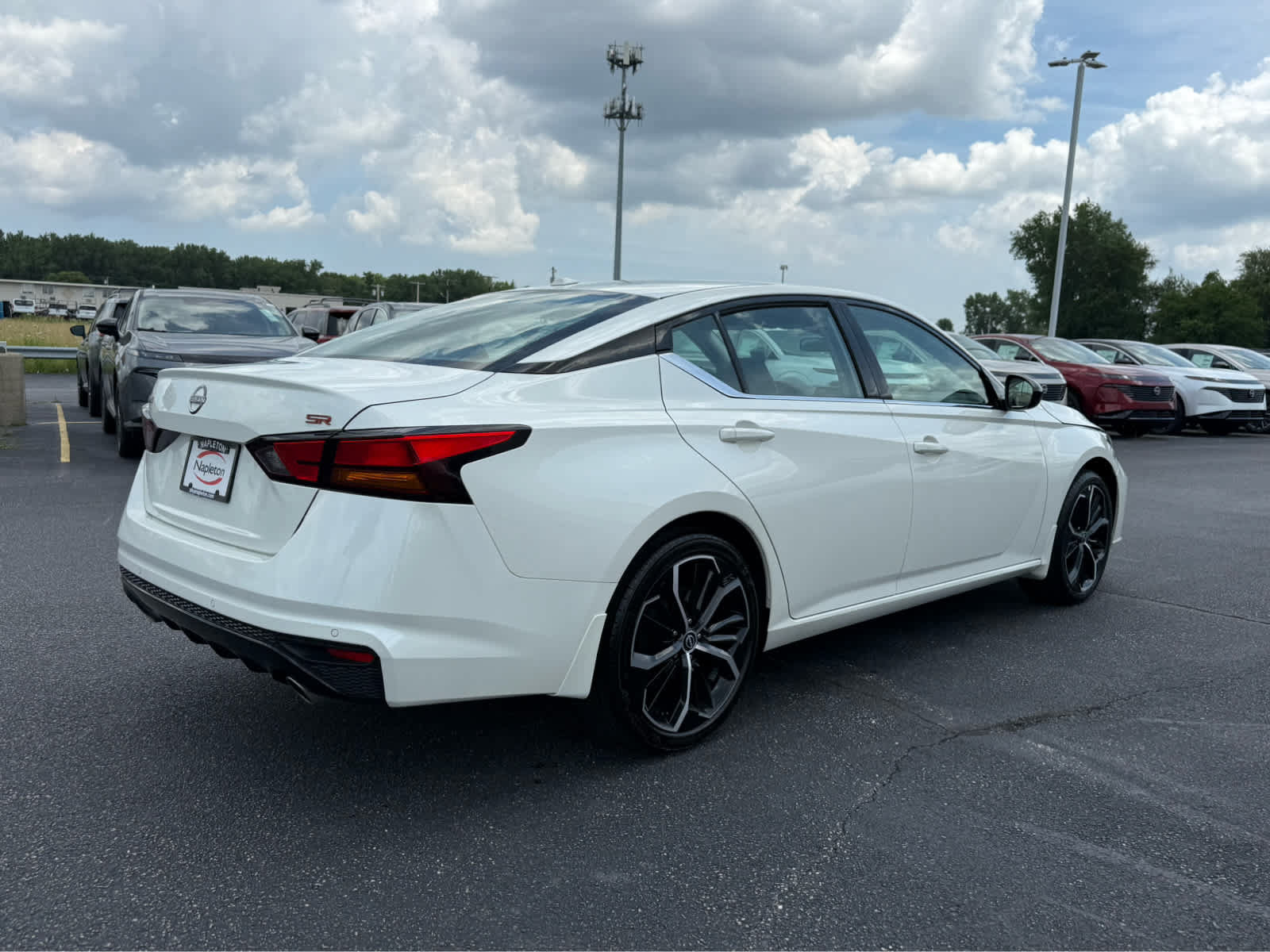 Used 2025 Nissan Altima 2.5 SR FWD image 8