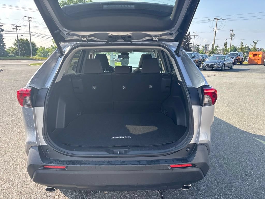 Used 2024 Toyota RAV4 XLE w/ Convenience Package AWD/4WD image 28