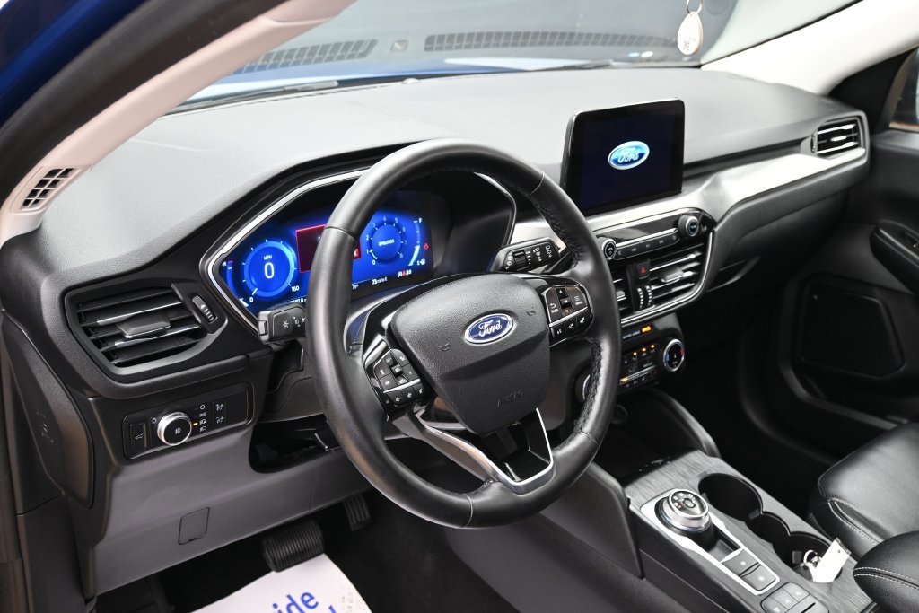 Used 2022 Ford Escape Titanium AWD/4WD image 19