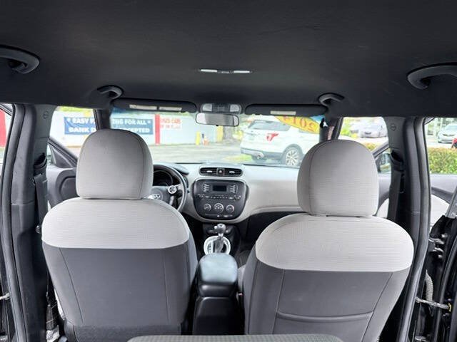 Used 2014 Kia Soul FWD image 17