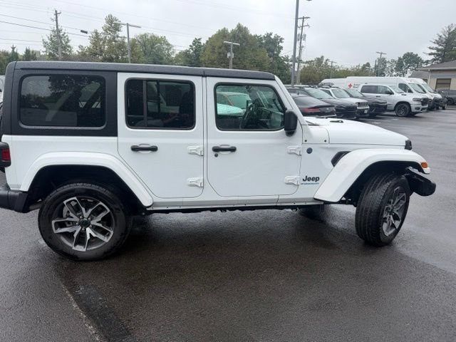Used 2024 Jeep Wrangler Unlimited w/ Convenience Group AWD/4WD image 7