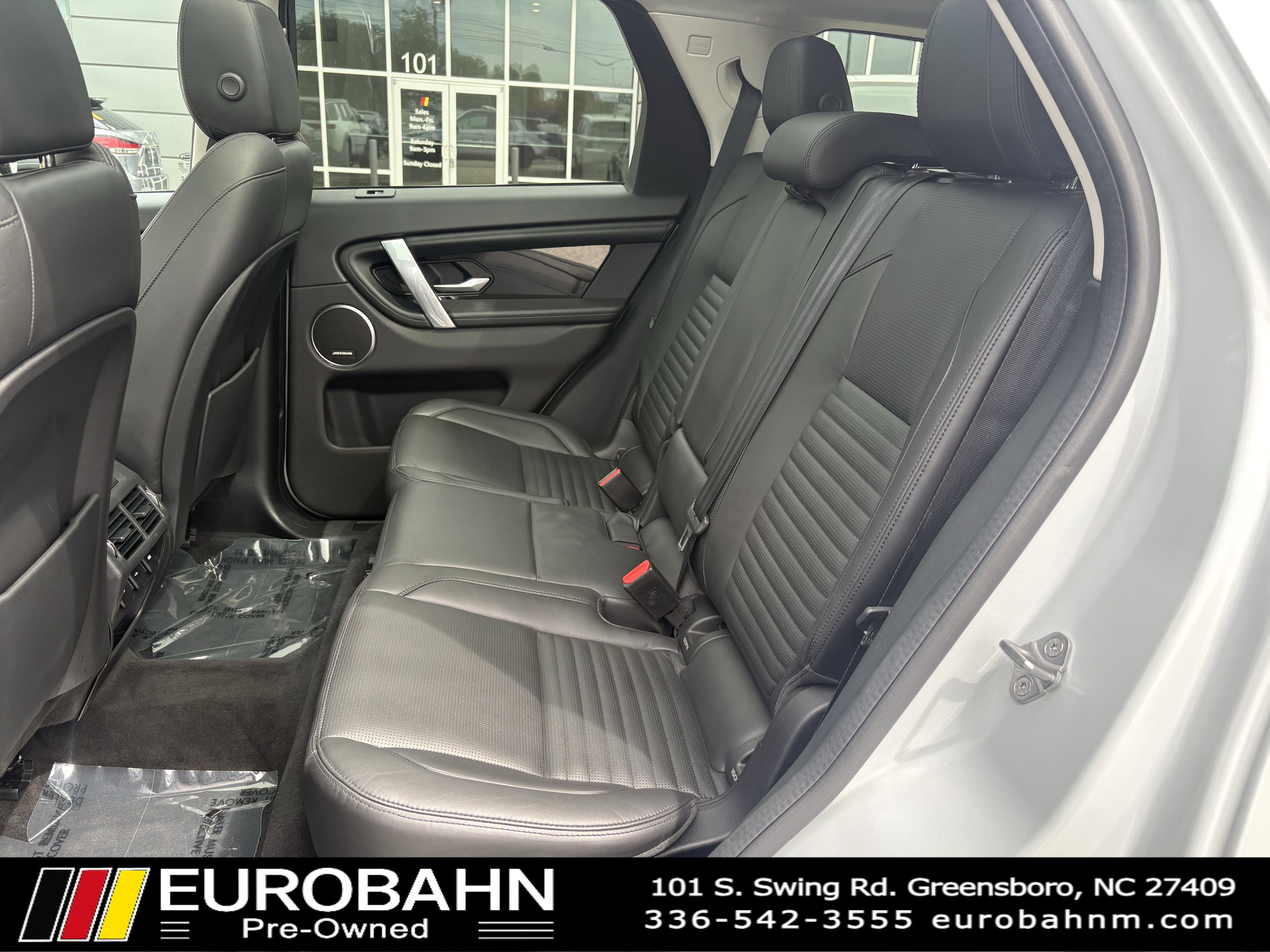 Used 2020 Land Rover Discovery Sport SE image 10