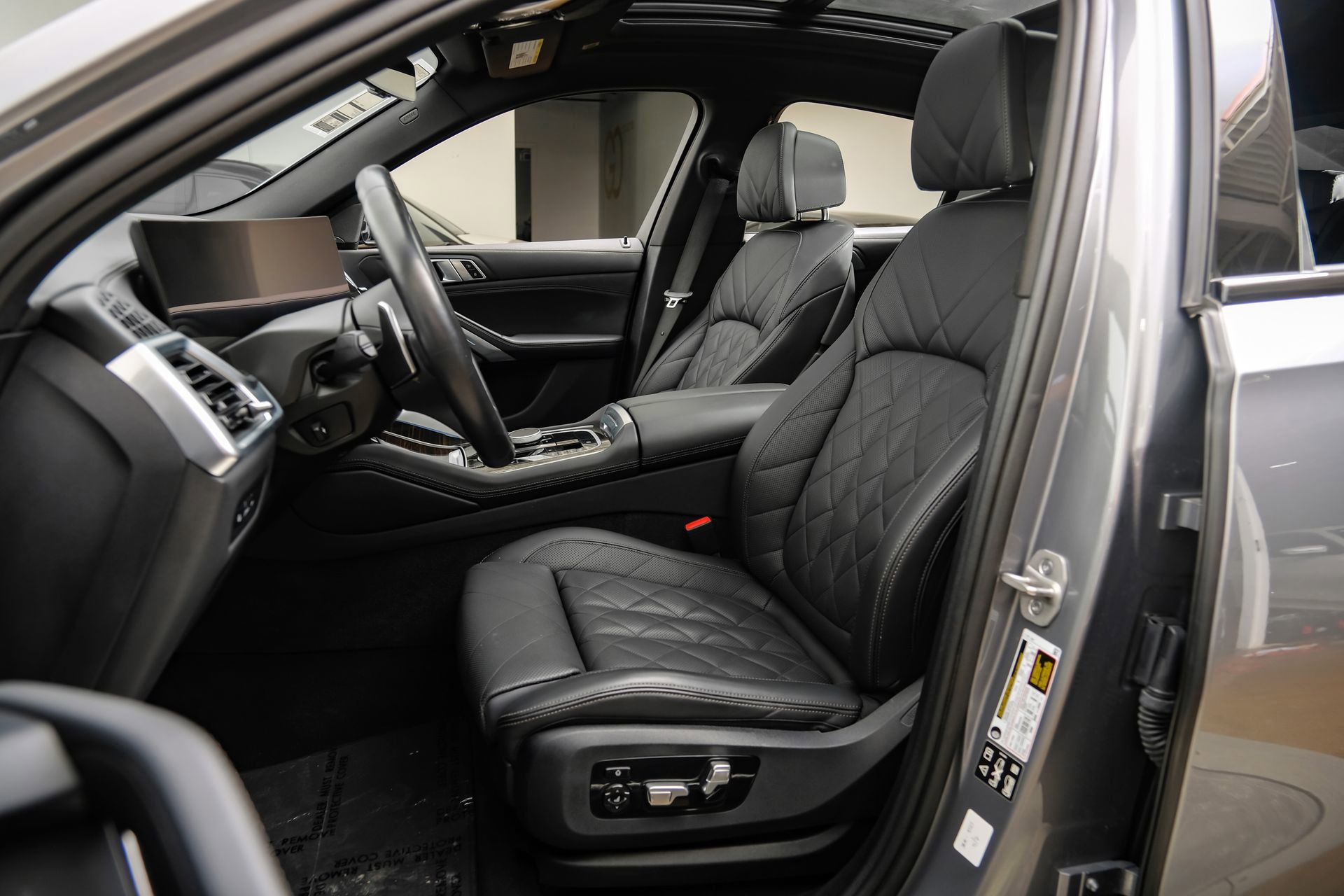 Used 2025 BMW X6 xDrive40i AWD/4WD image 44