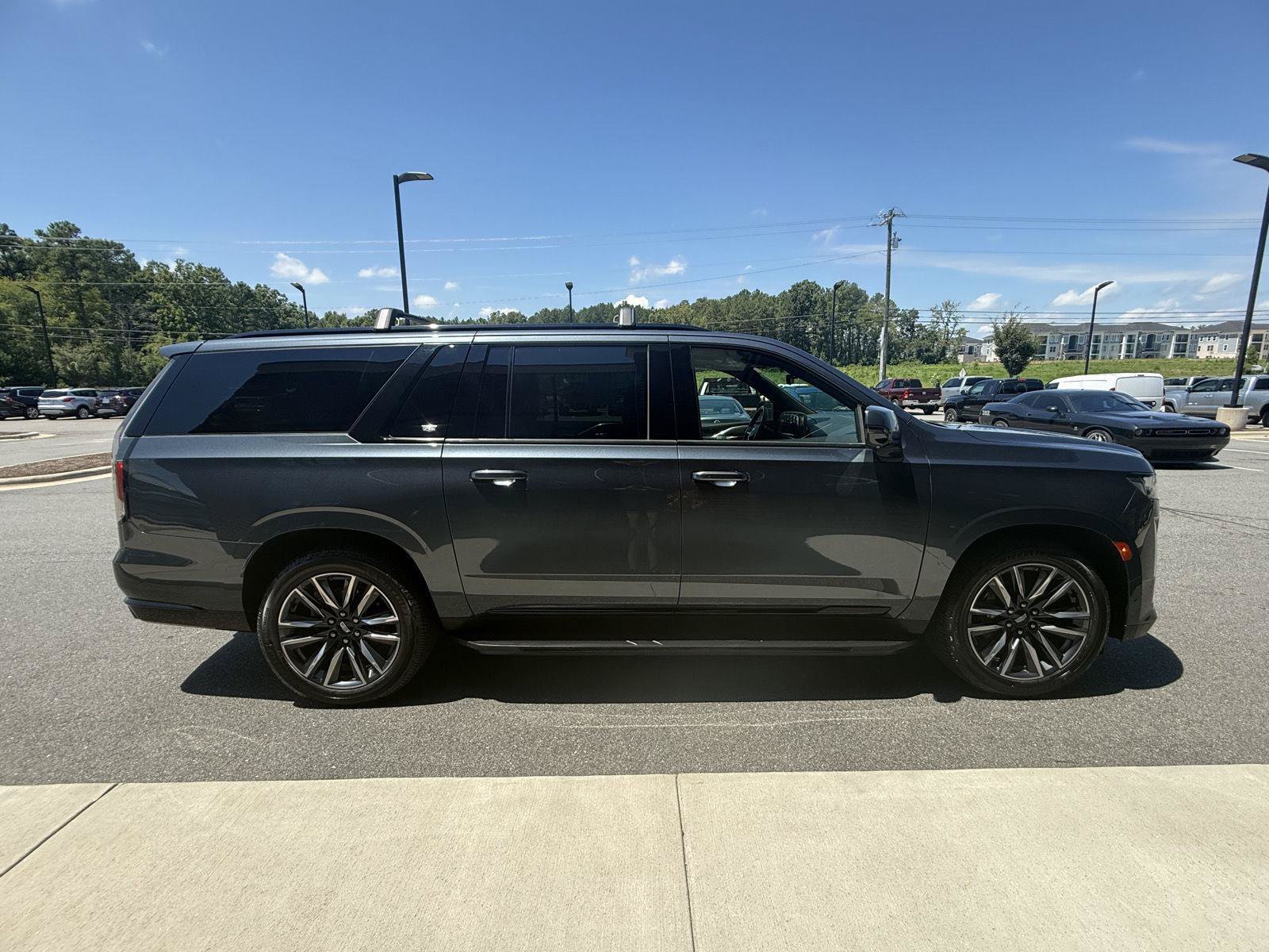 Used 2021 Cadillac Escalade ESV Sport w/ Driver Assist Tech Package AWD/4WD image 37