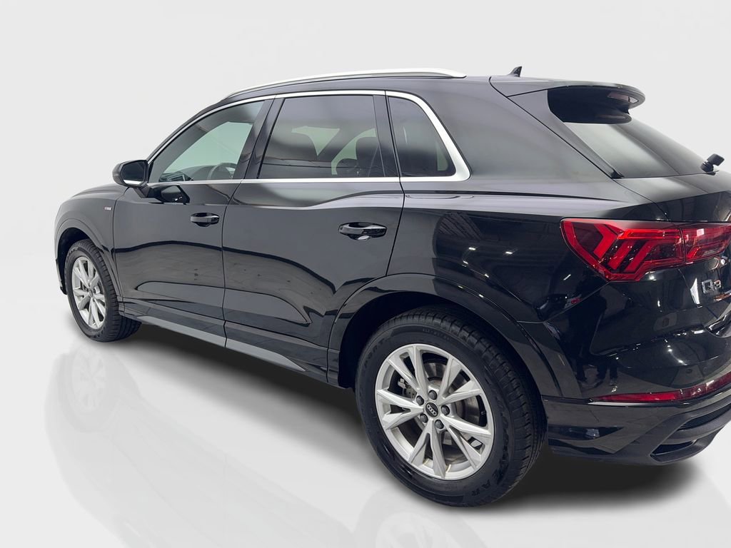 Used 2025 Audi Q3 2.0T Premium image 14