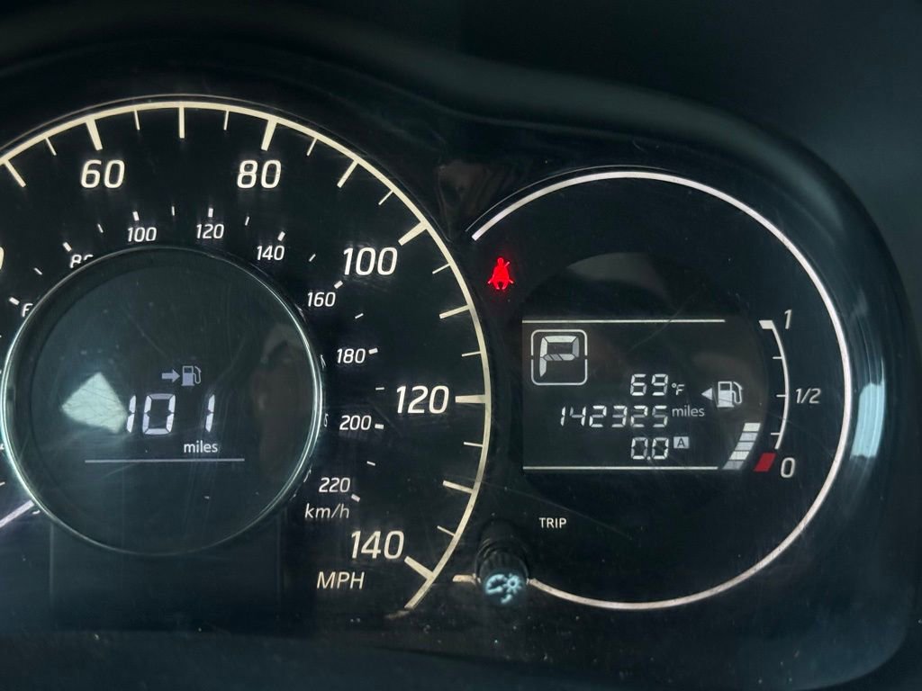 Used 2015 Nissan Versa Note SV image 26
