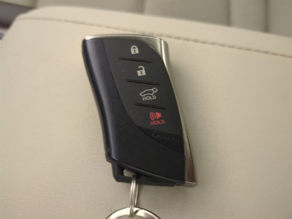 Used 2024 Lexus RX 450h AWD w/ Convenience Package image 39