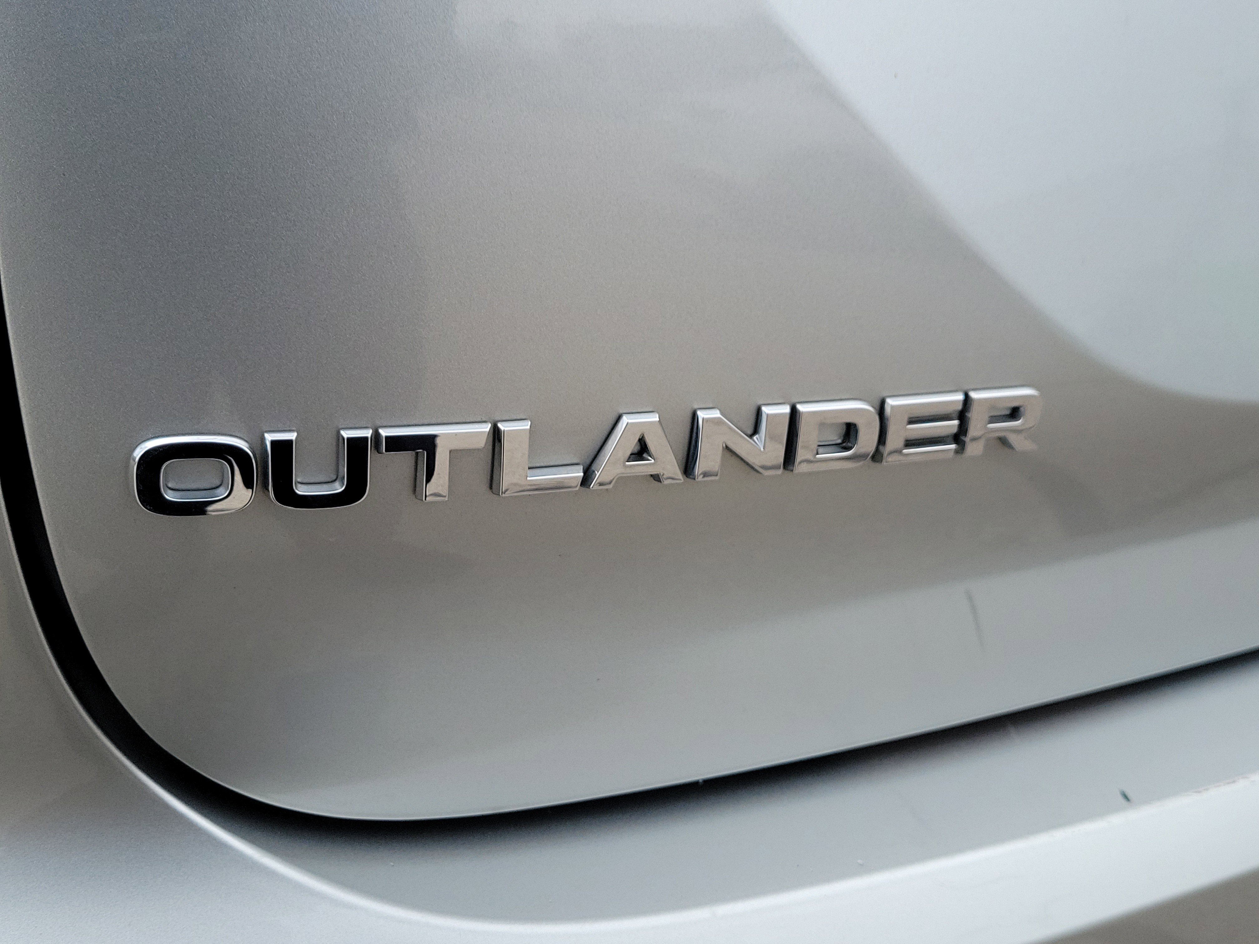 Used 2022 Mitsubishi Outlander SE image 7