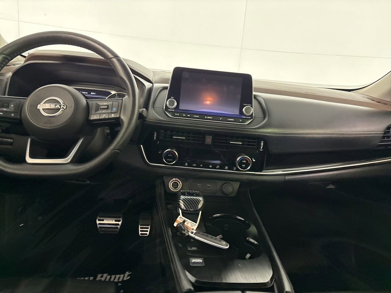 Used 2023 Nissan Rogue SL image 24