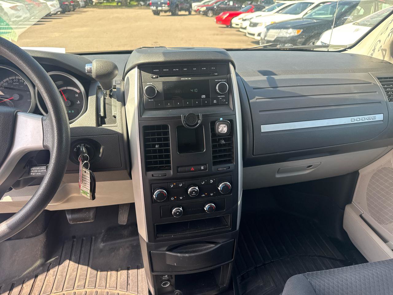 Used 2010 Dodge Grand Caravan SE FWD image 10