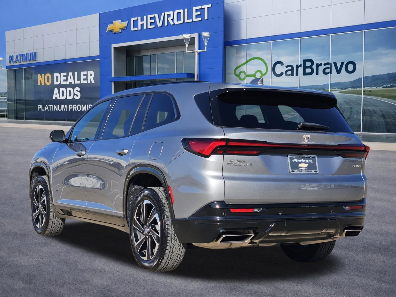 Used 2025 Buick Enclave Sport Touring image 4