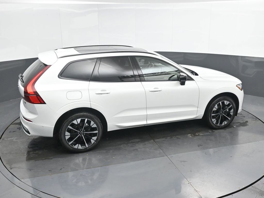 New 2026 Volvo XC60 B5 Plus w/ Climate Package image 32