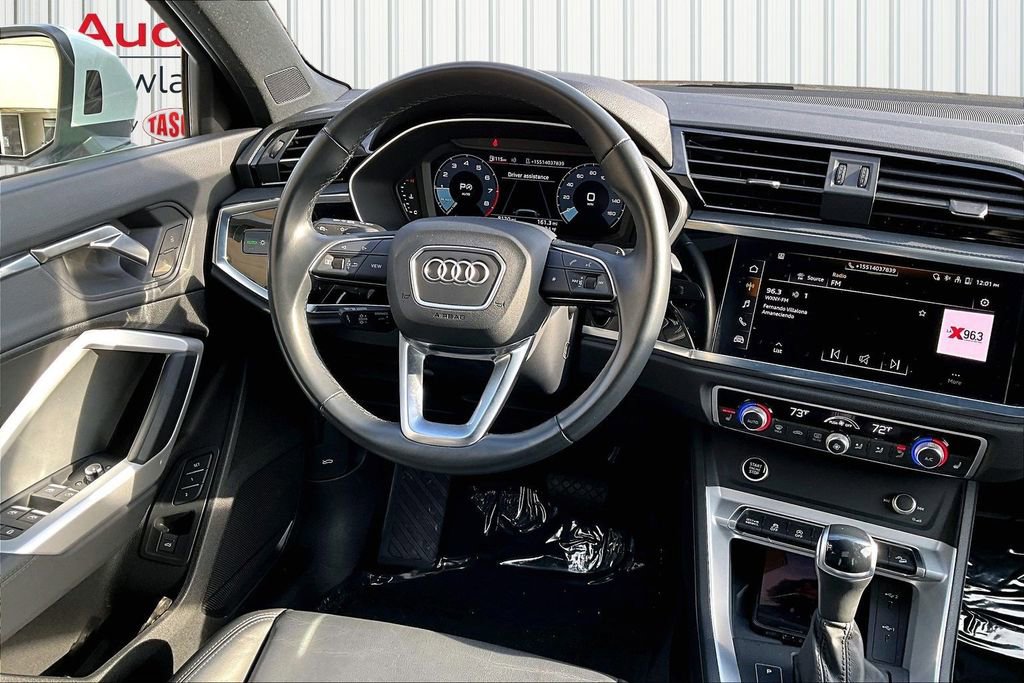 Used 2024 Audi Q3 2.0T Premium Plus w/ Premium Plus Package image 9