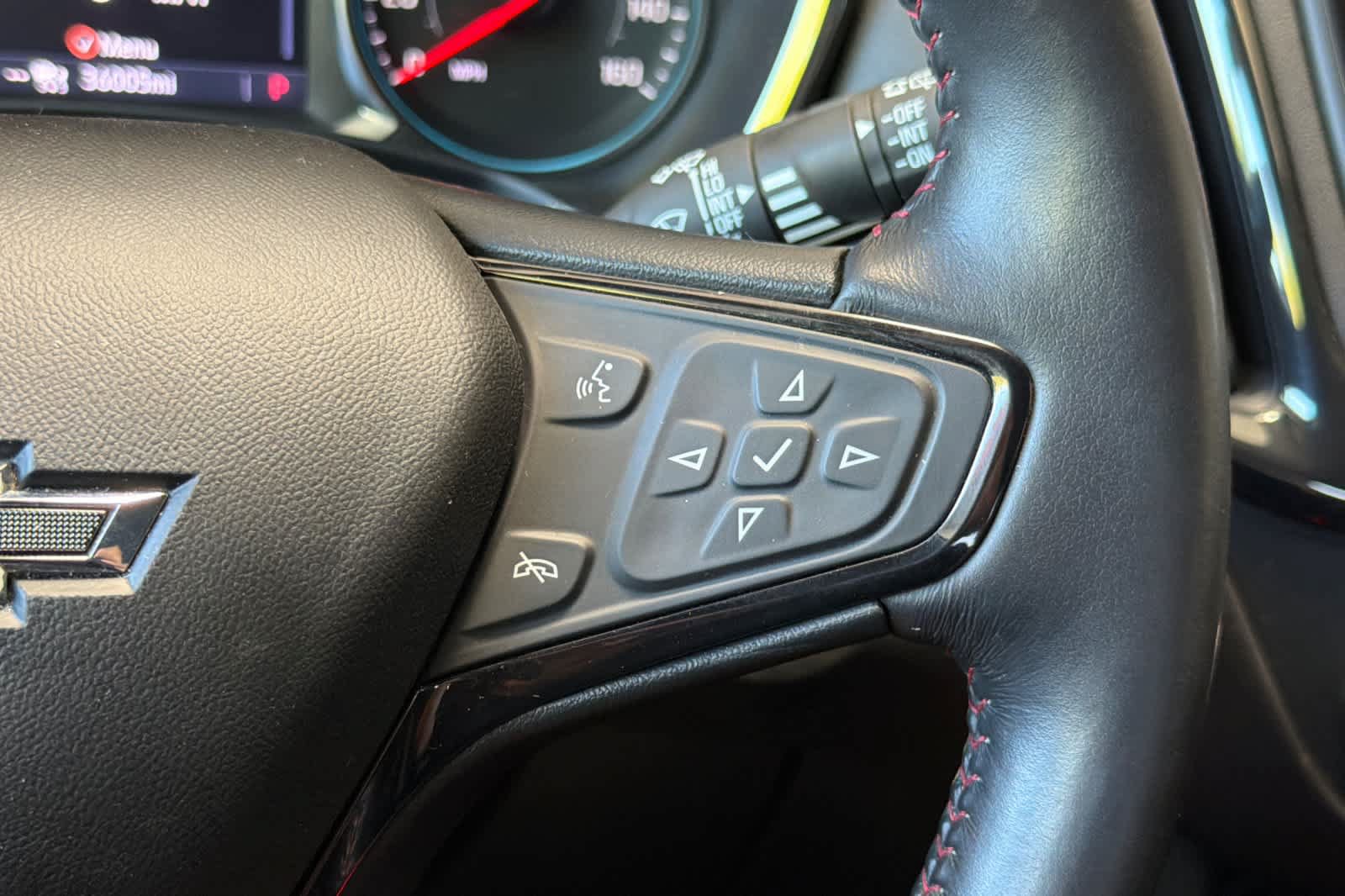 Used 2022 Chevrolet Equinox RS w/ Infotainment Package FWD image 26