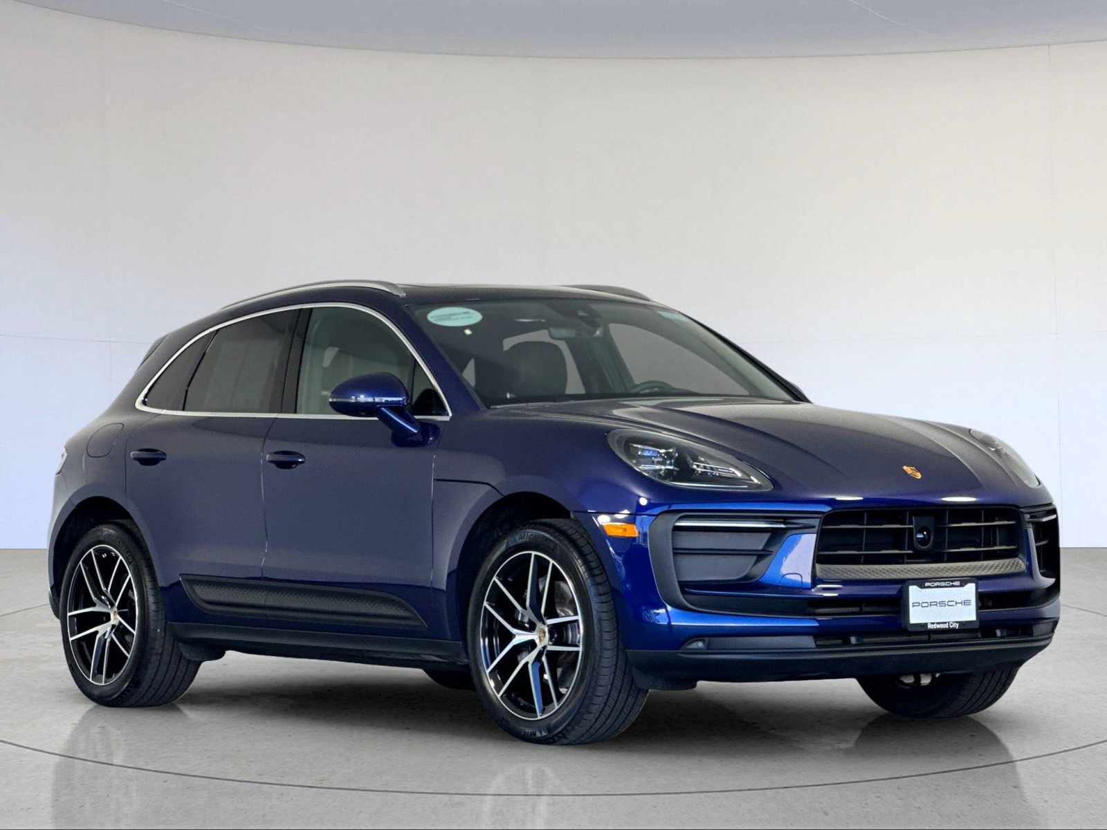 Certified 2026 Porsche Macan AWD/4WD image 10